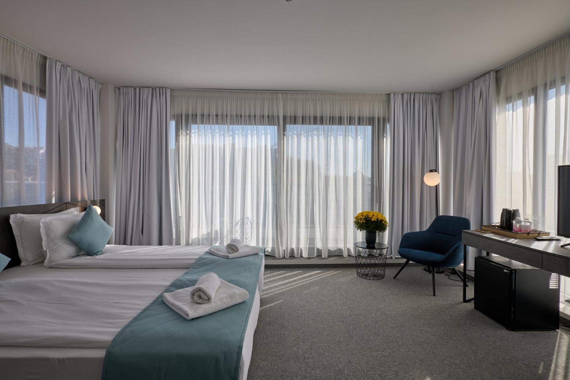 Bizarre Boutique Hotel Varna ภายนอก รูปภาพ
