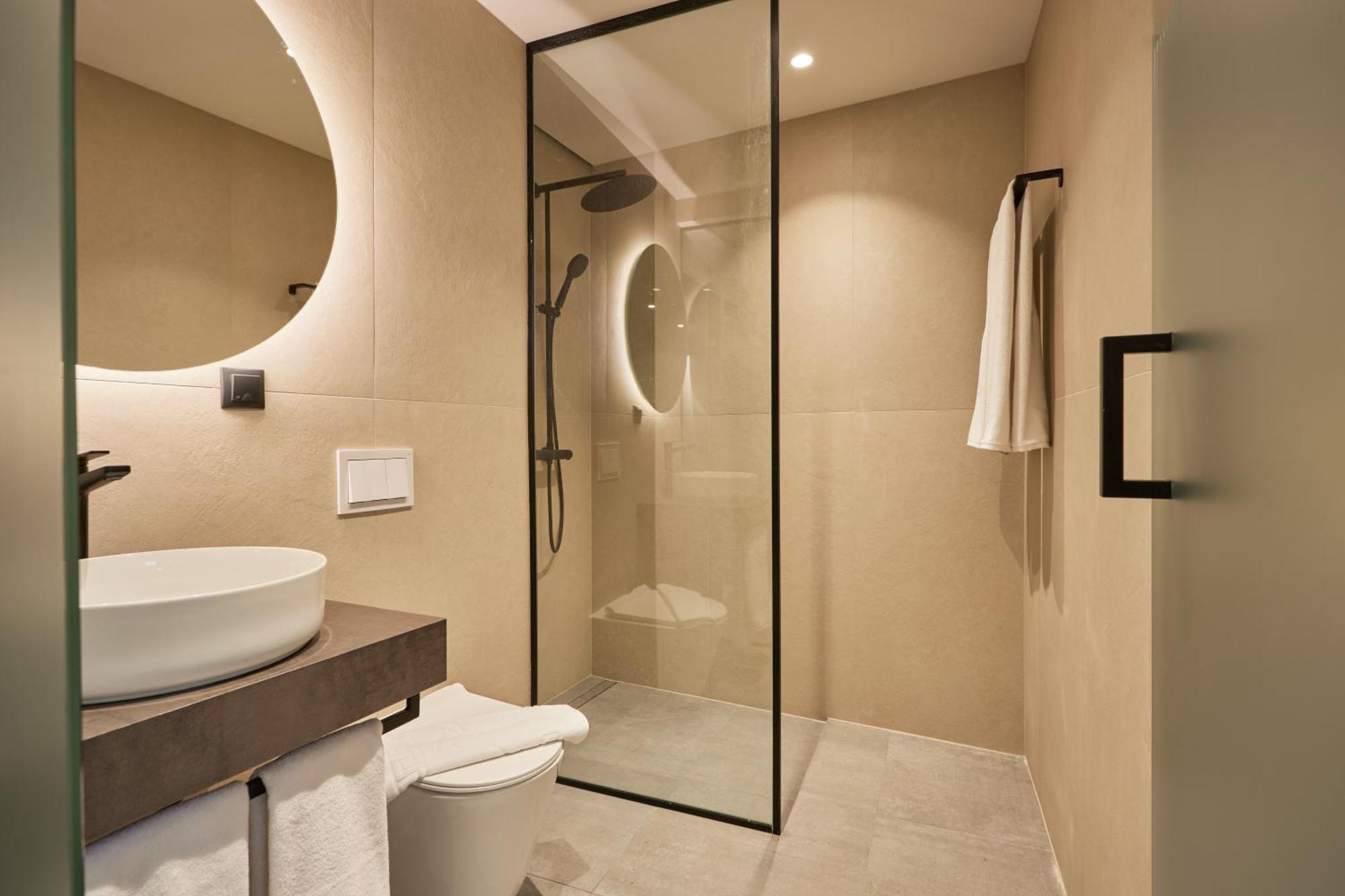 Bizarre Boutique Hotel Varna ภายนอก รูปภาพ